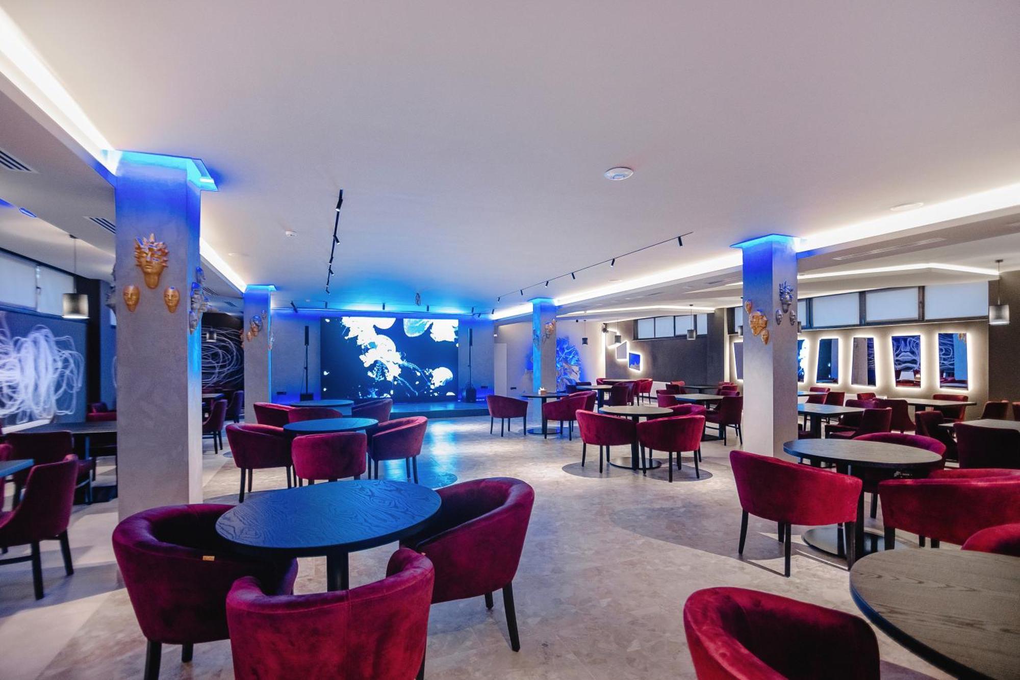 Otto Hotel-Restaurant Ровно Экстерьер фото