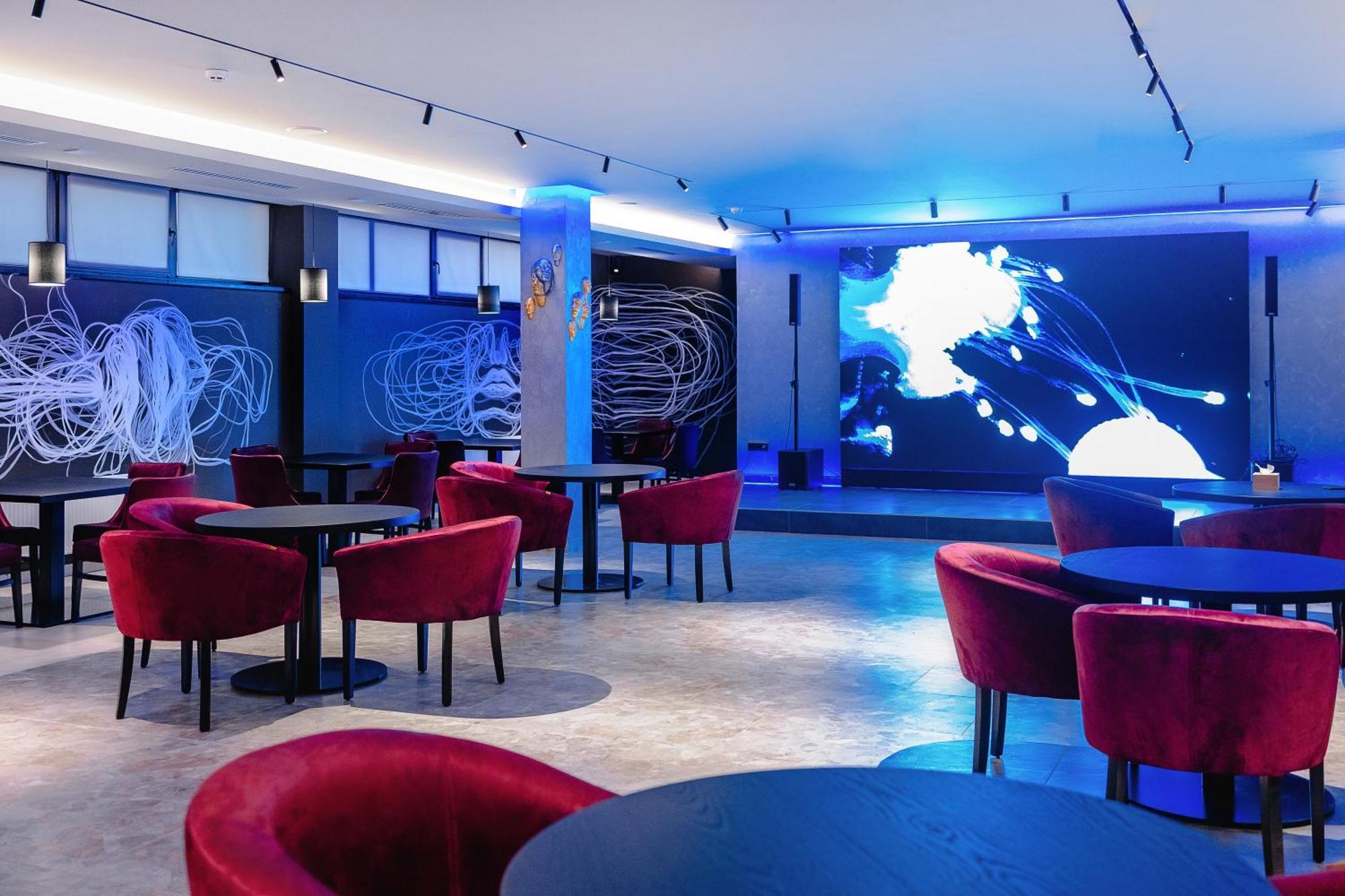 Otto Hotel-Restaurant Ровно Экстерьер фото