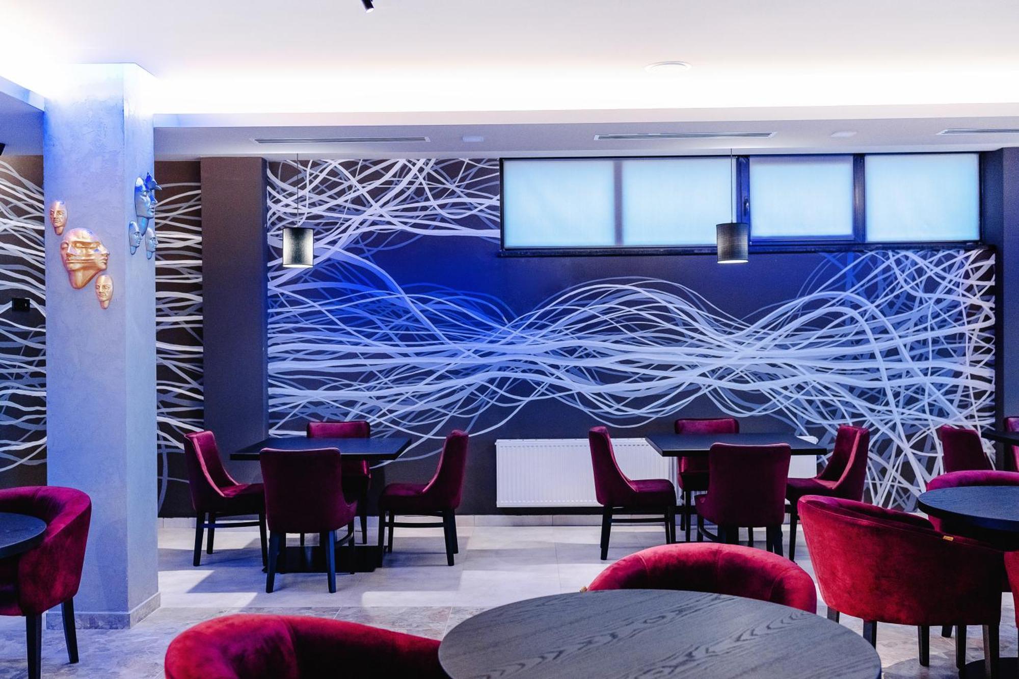Otto Hotel-Restaurant Ровно Экстерьер фото
