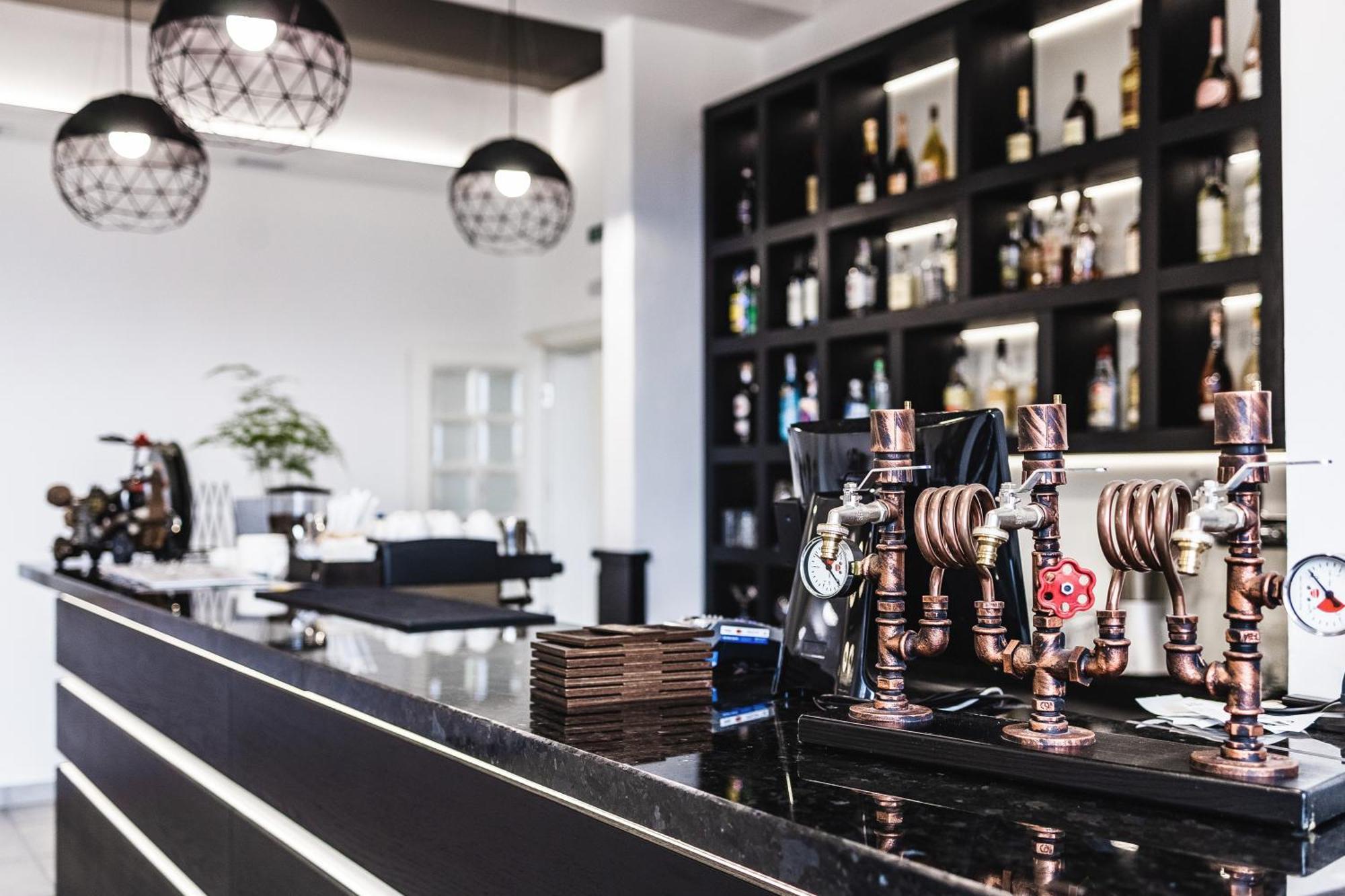 Otto Hotel-Restaurant Ровно Экстерьер фото