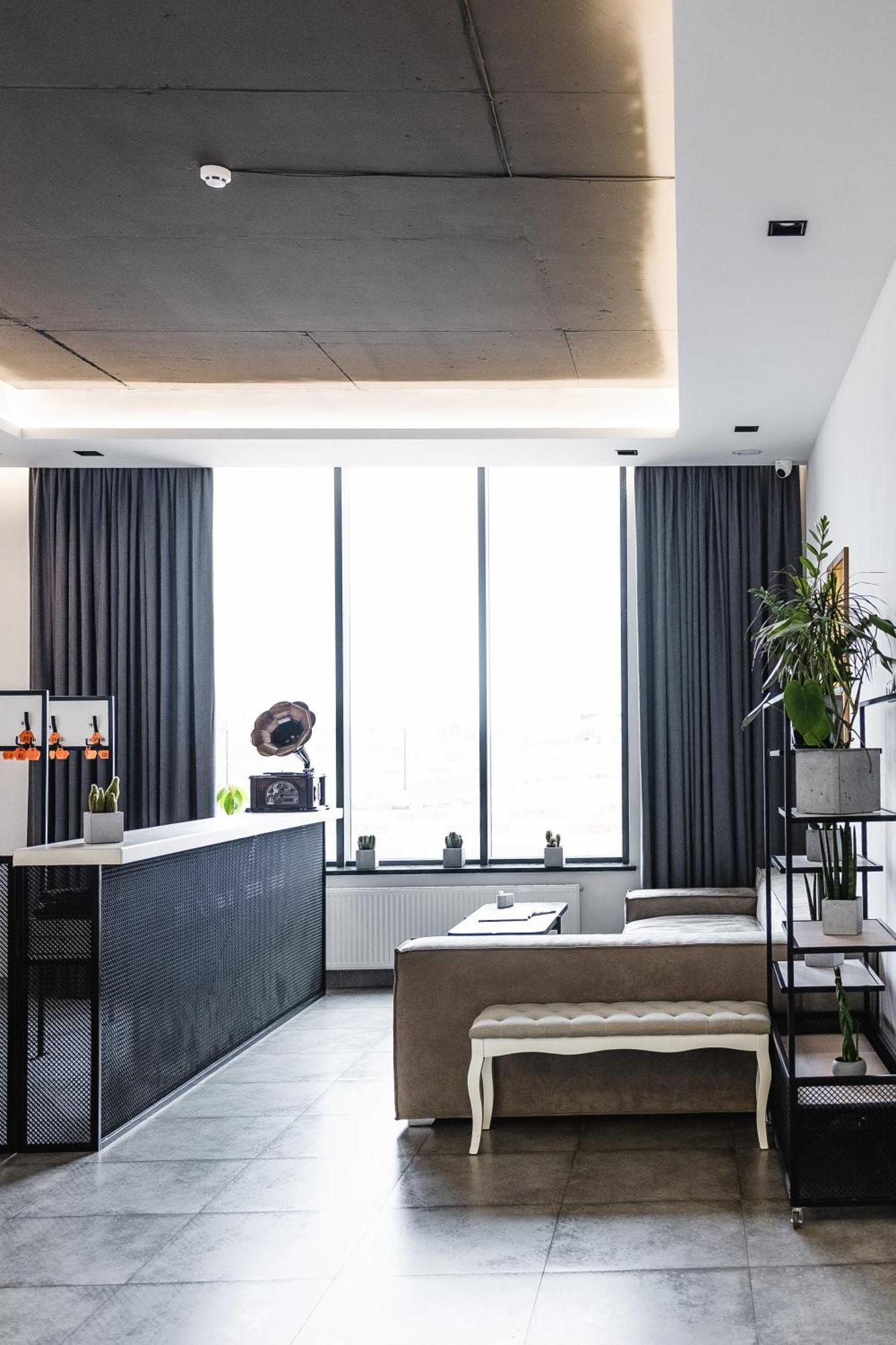 Otto Hotel-Restaurant Ровно Экстерьер фото