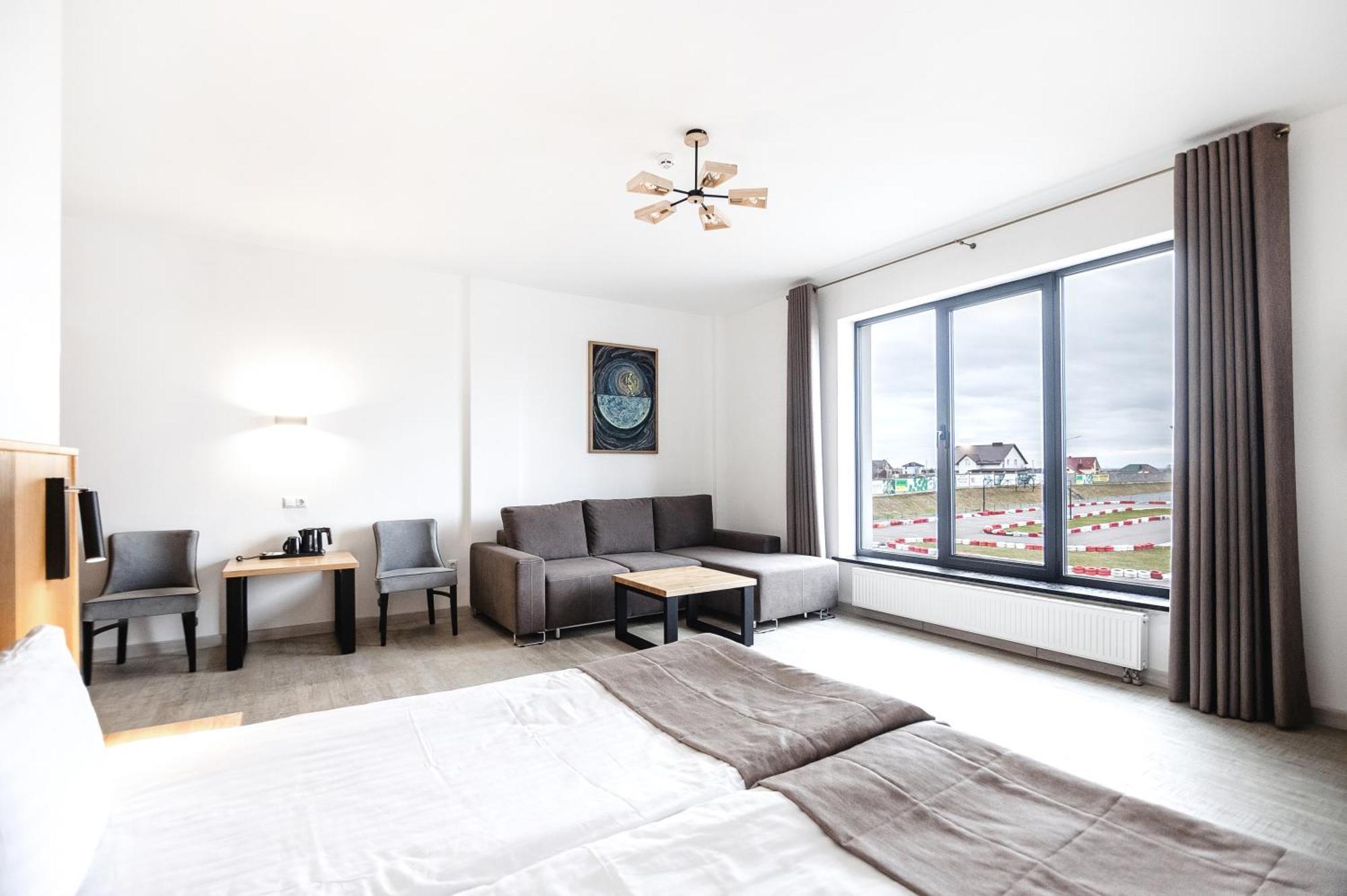 Otto Hotel-Restaurant Ровно Экстерьер фото