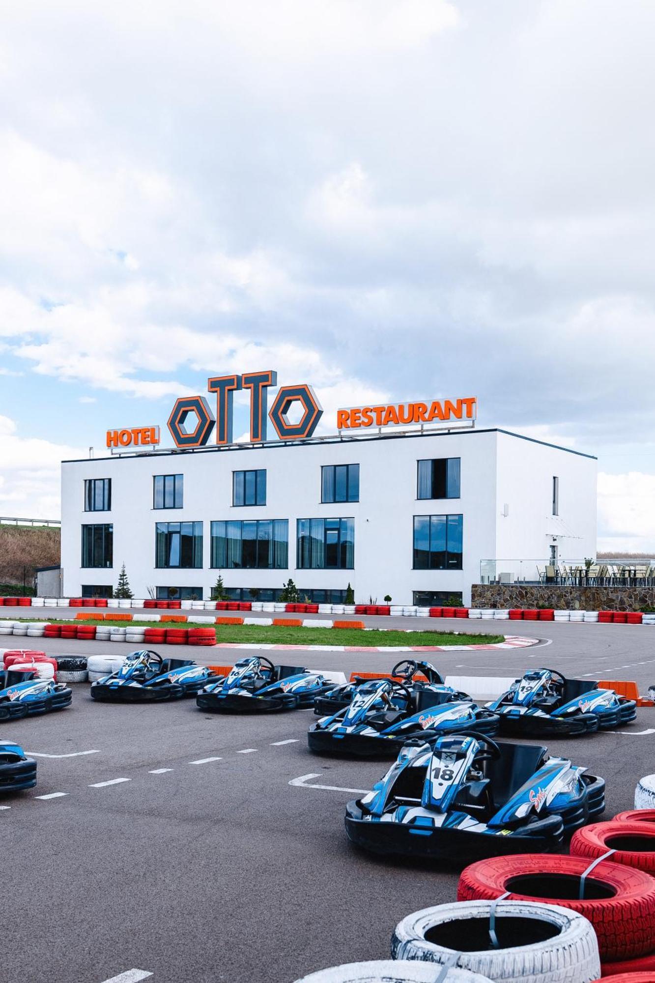 Otto Hotel-Restaurant Ровно Экстерьер фото